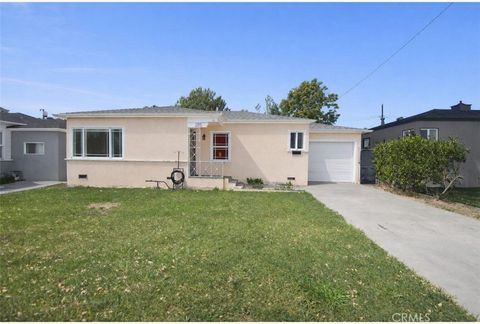 Photo of 2115 N Pass Ave, Burbank, CA 91505 (MLS # OC26033293)