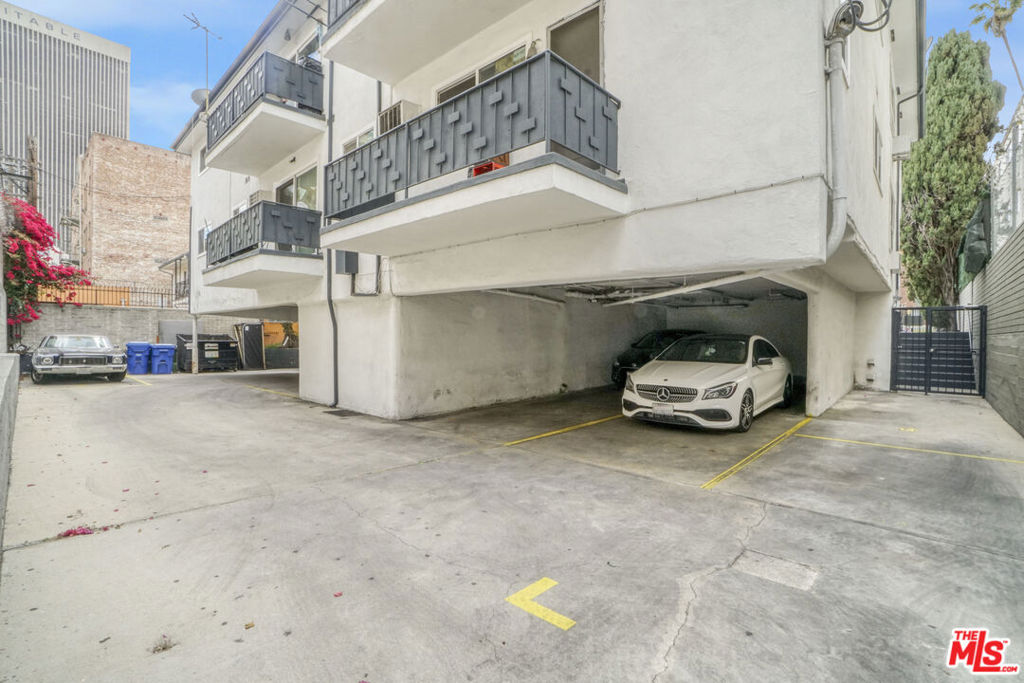 514 S Mariposa Avenue