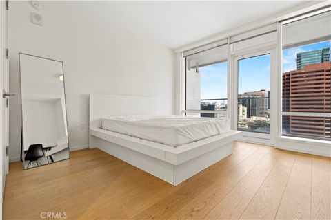 877 Francisco Street 1723 Los Angeles CA 90017