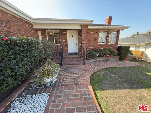Photo of 3237 Midvale Avenue, Los Angeles, CA 90034 (MLS # 25617951)