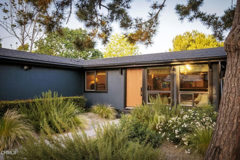 Photo of 950 N Summit Avenue, Pasadena, CA 91103 (MLS # P1-26738)