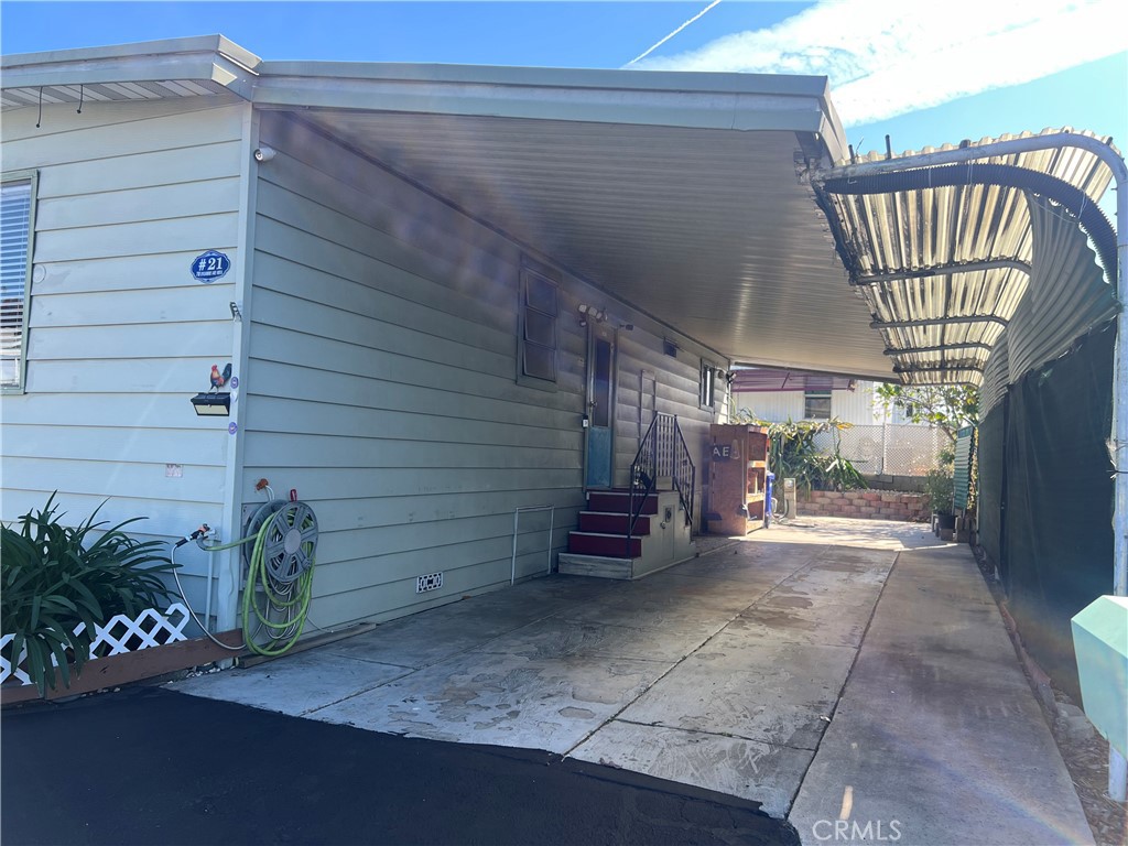 718 Sycamore Avenue 21