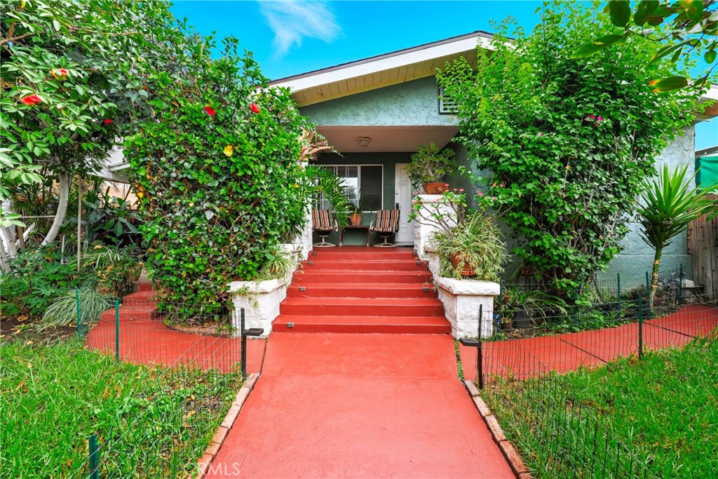 Welcome to 3415 North Figueroa Street!
Fantastic opportunity to own a home in a highly desirable area of Los Angeles. Just minutes from USC, Dodger Stadium, Downtown LA, close access to main freeways, this property offers exceptional convenience and accessibility.
This home features 3 bedrooms, 2 bathrooms, plus an additional converted garage—perfect for extra living space, office, or guest area. Enjoy a spacious patio, ideal for entertaining and outdoor relaxation, along with parking for multiple vehicles.
This home is perfect for first time home buyers, students, or anyone seeking a property near one of Los Angeles’ most vibrant neighborhoods. Walking distance to shops, restaurants, and public transportation, and just a short drive to parks, museums, and entertainment venues.
Don’t miss this opportunity to own a prime piece of real estate in one of LA’s fastest-growing communities!