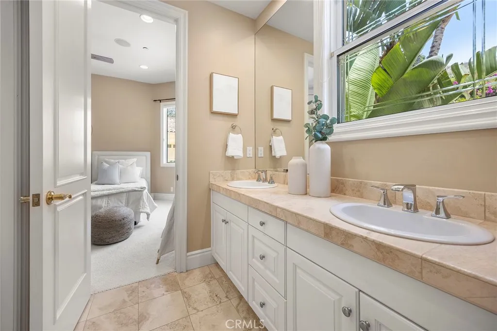 Orange, California 92869, United States, 6 Bedrooms Bedrooms, ,6 BathroomsBathrooms,Residential,Active,174972