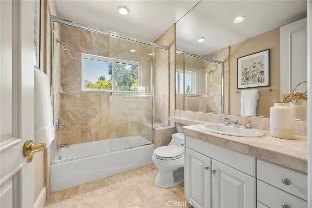 Orange, California 92869, United States, 6 Bedrooms Bedrooms, ,6 BathroomsBathrooms,Residential,Active,174972