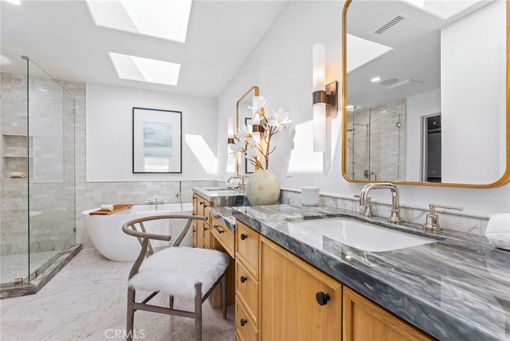 327 Amethyst, Newport Beach CA 92662 - Photo 29