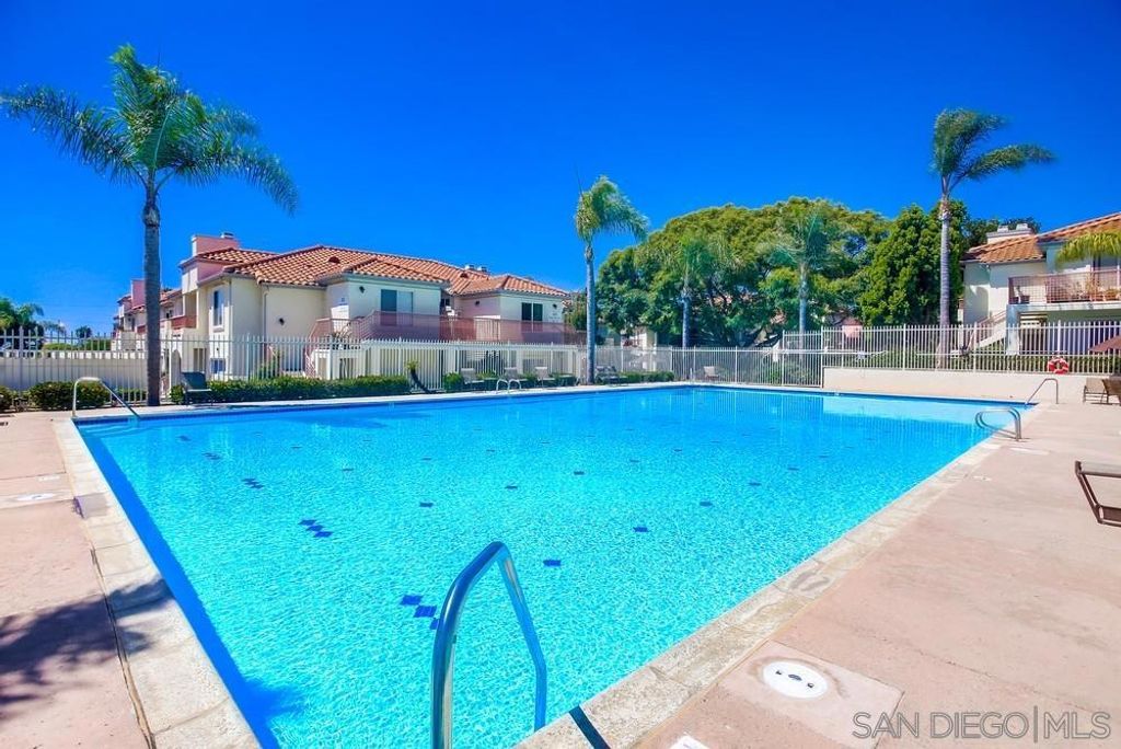 Photo of 450 Stoney Point Way Way #135, Oceanside, CA 92058 (MLS # 260009096SD)