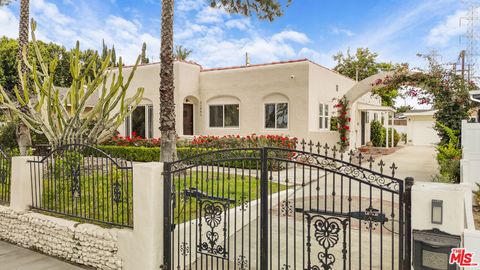 Photo of 11441 Kittridge Street, North Hollywood, CA 91606 (MLS # 26841007)