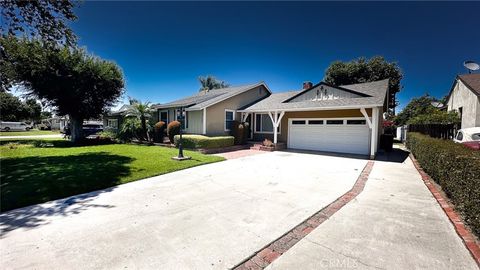 Photo of 715 W Knepp AVE, Fullerton, CA 92832 (MLS # PW26119636)