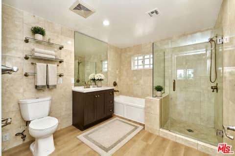 Photo of 1043 S Kenmore Avenue #404, Los Angeles, CA 90006 (MLS # 26872989)