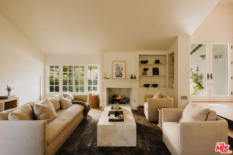 Properties 35 2124 Eric Drive Los Angeles CA 90049