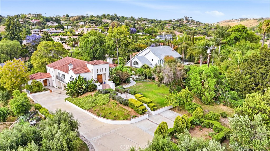 270 Flowerfield