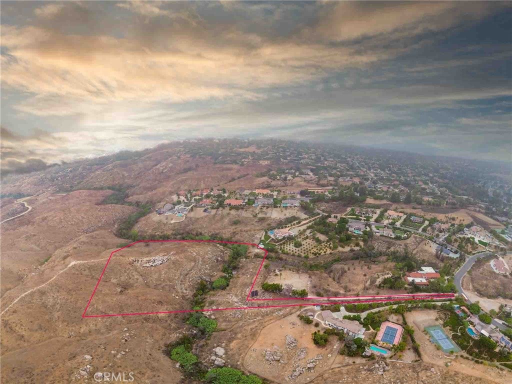 6743 Canyon Hill