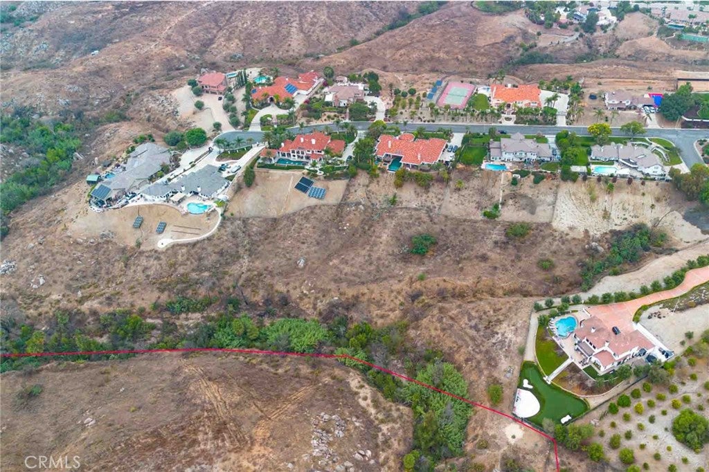6743 Canyon Hill