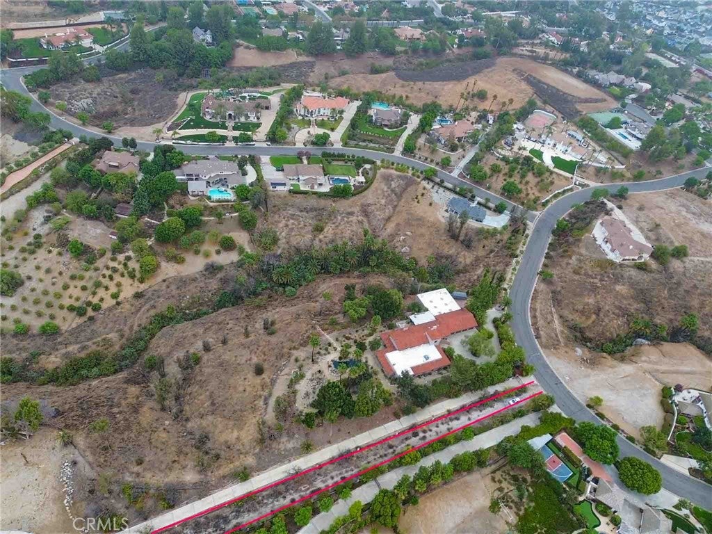 6743 Canyon Hill