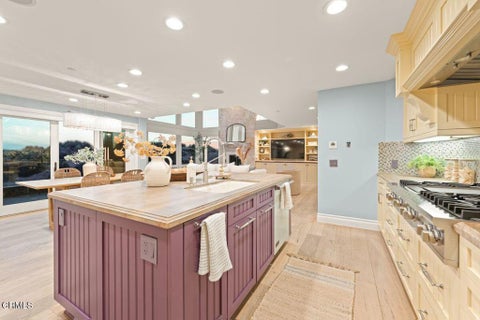 Tiny photo for 1096 Belfast Lane, Ventura, CA 93001 (MLS # V1-35928)