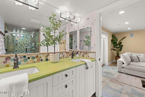Tiny photo for 1096 Belfast Lane, Ventura, CA 93001 (MLS # V1-35928)