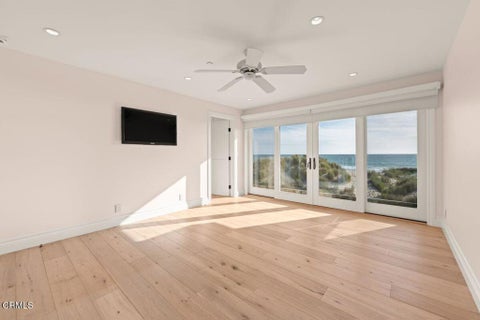 Tiny photo for 1096 Belfast Lane, Ventura, CA 93001 (MLS # V1-35928)