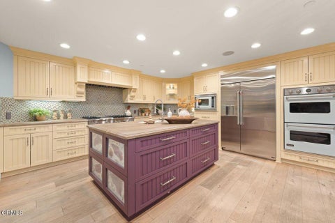 Tiny photo for 1096 Belfast Lane, Ventura, CA 93001 (MLS # V1-35928)