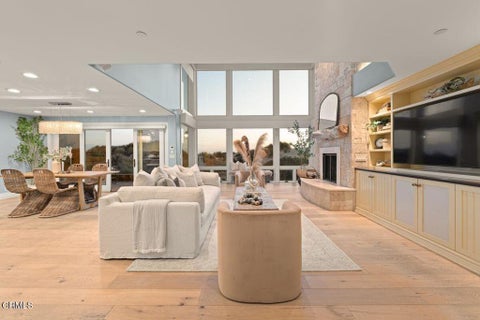Tiny photo for 1096 Belfast Lane, Ventura, CA 93001 (MLS # V1-35928)