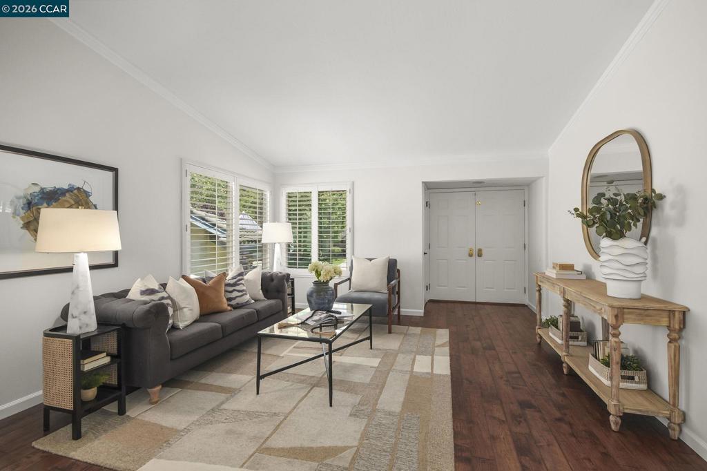 812 Barnwood Dr