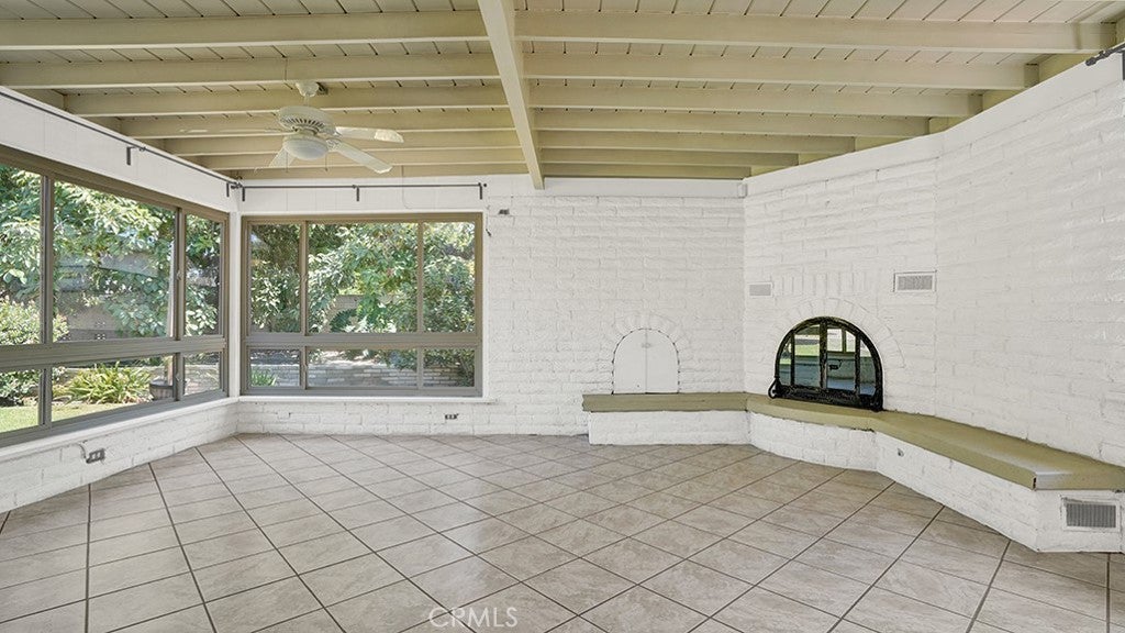 1226 W North
