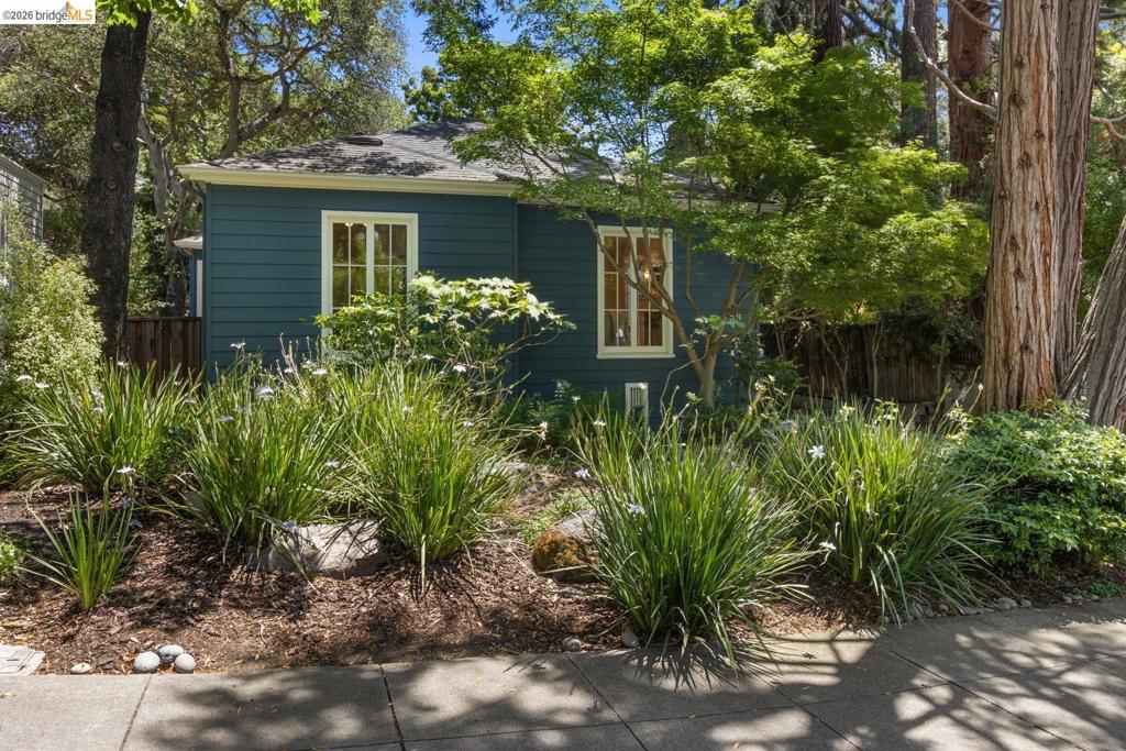859 Sunnyhills Rd