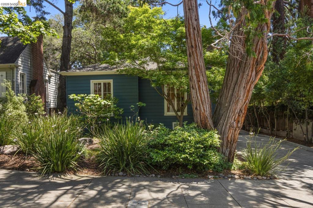 859 Sunnyhills Rd