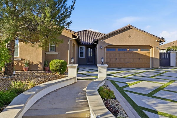3945 DERBY CIR, LANCASTER, CA 93536 - Image f4c2fa4ebe00844e0c08d4d5388cf555/460365494