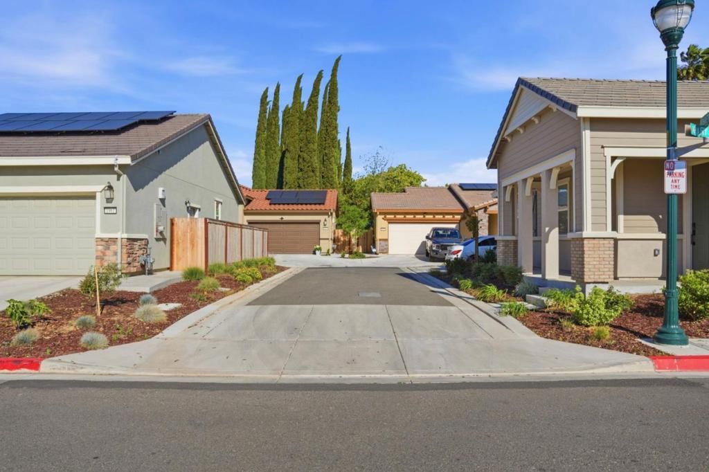 Photo of 1957 Apiary Way, Hughson, CA 95326 (MLS # ML82042952)