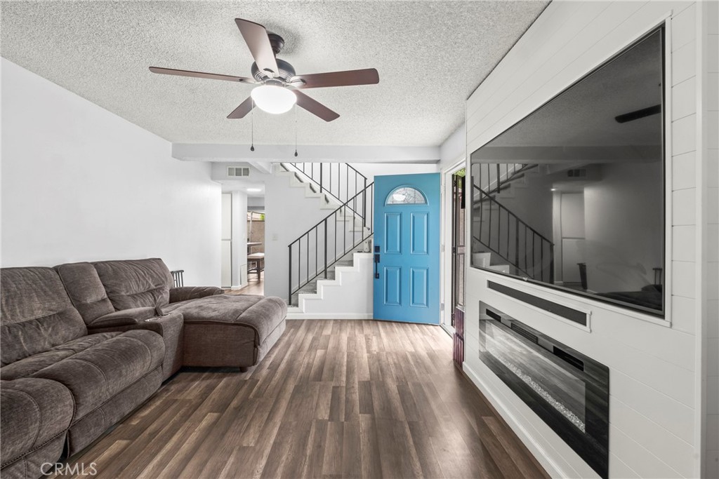 13185 Bromont 1/2