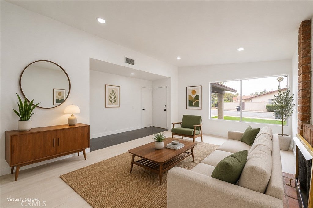 1363 Custoza Avenue