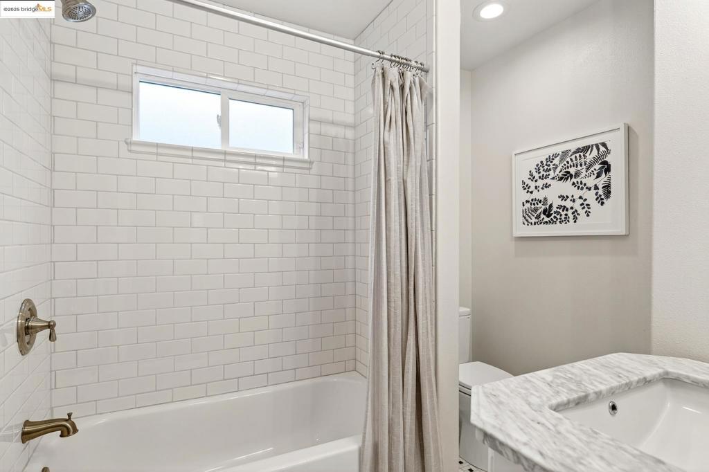 GLENVIEW - Residential