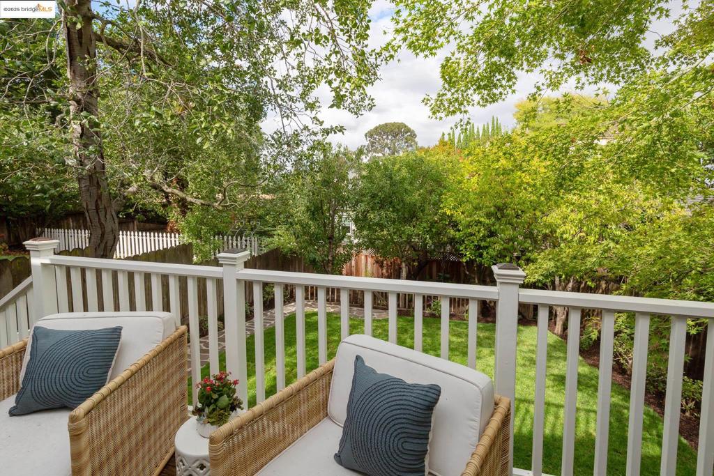 GLENVIEW - Residential