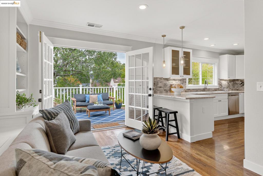 GLENVIEW - Residential