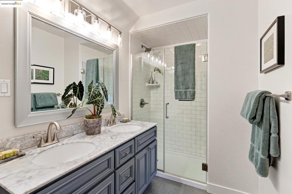 GLENVIEW - Residential