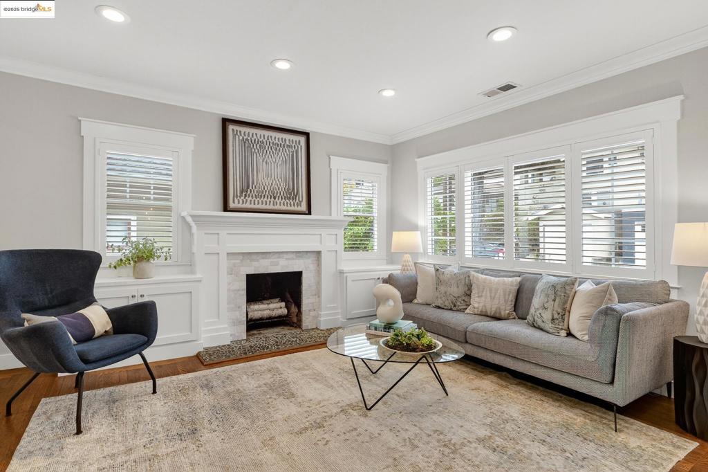 GLENVIEW - Residential