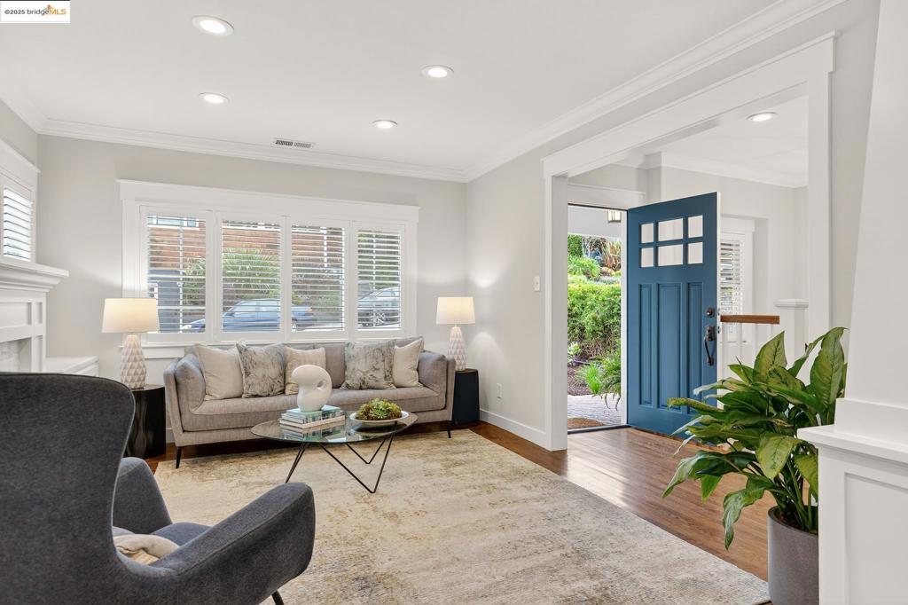 GLENVIEW - Residential