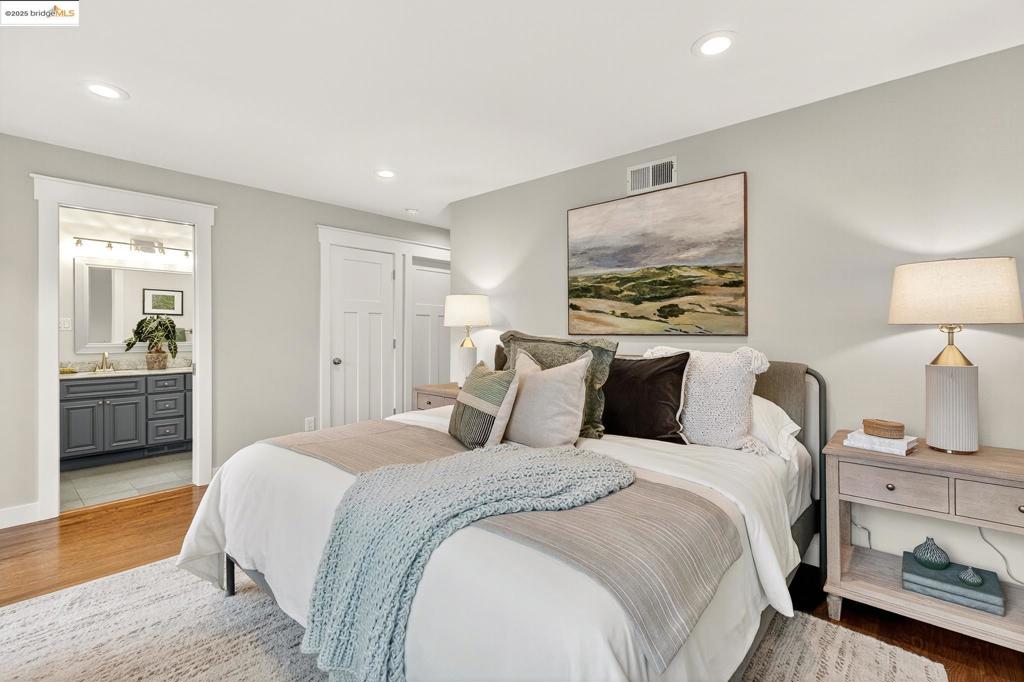 GLENVIEW - Residential