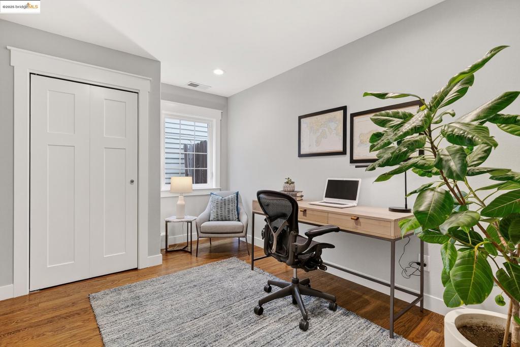 GLENVIEW - Residential