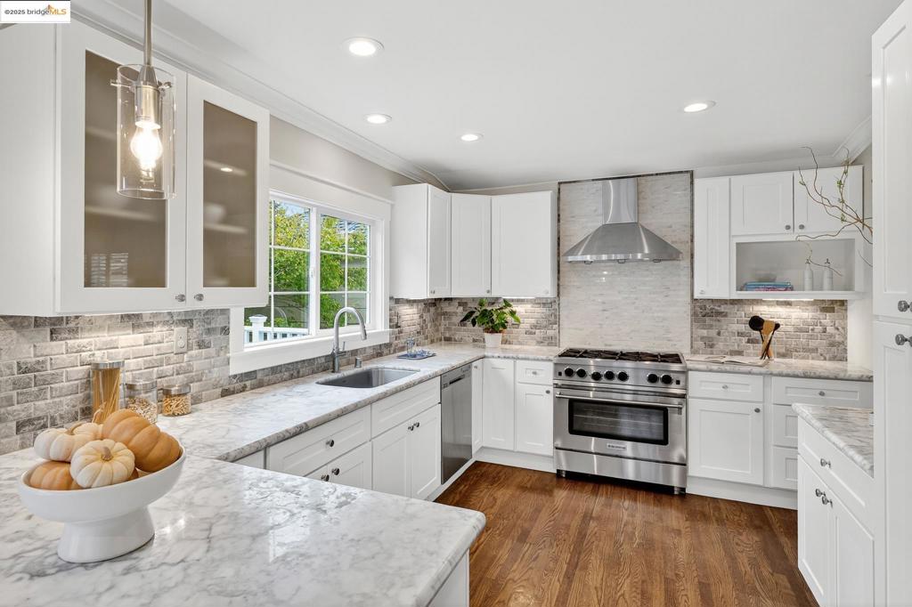 GLENVIEW - Residential