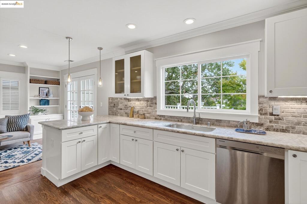 GLENVIEW - Residential