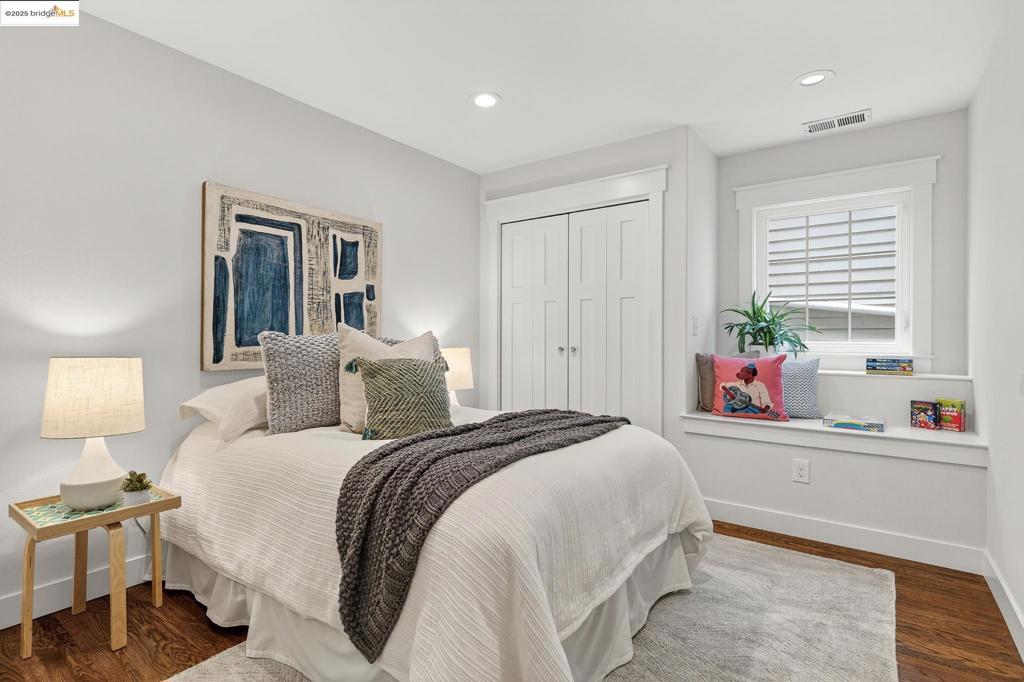 GLENVIEW - Residential