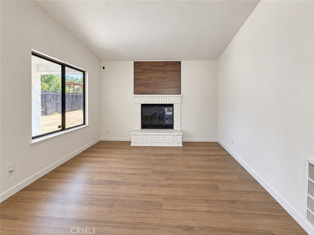 1002 E Avenue J6 Avenue