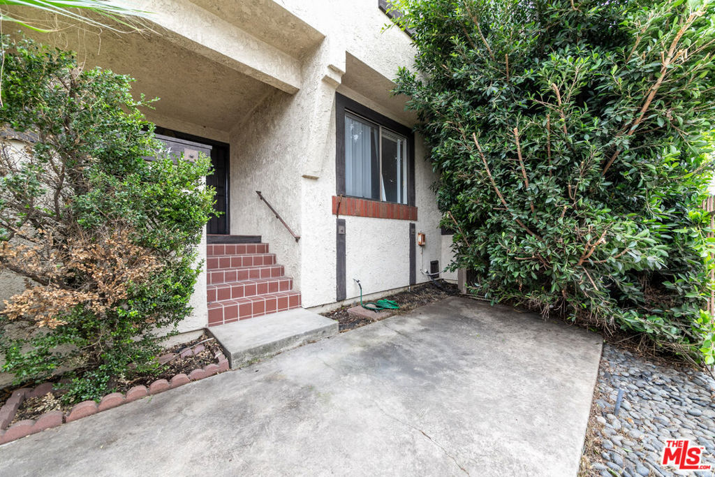454 W Front Street