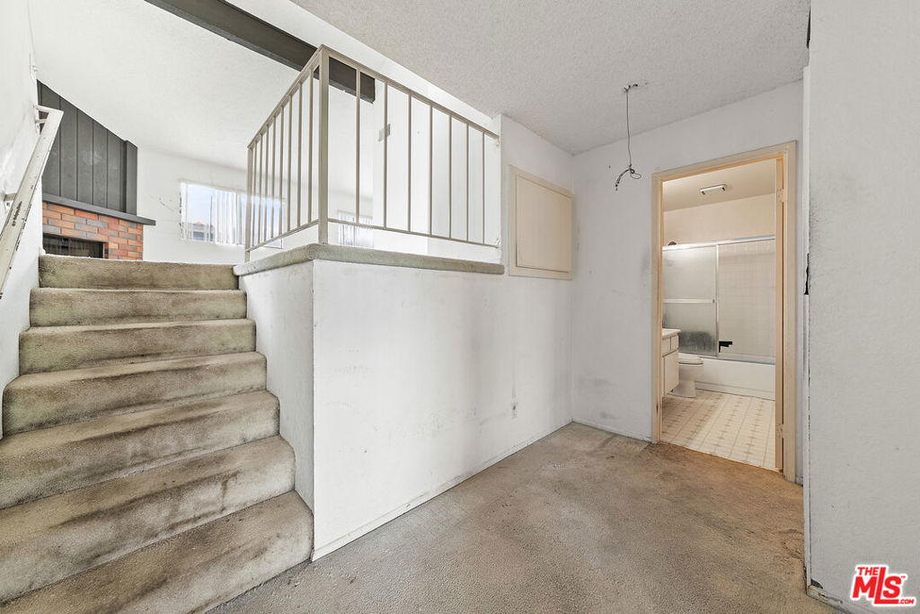 454 W Front Street