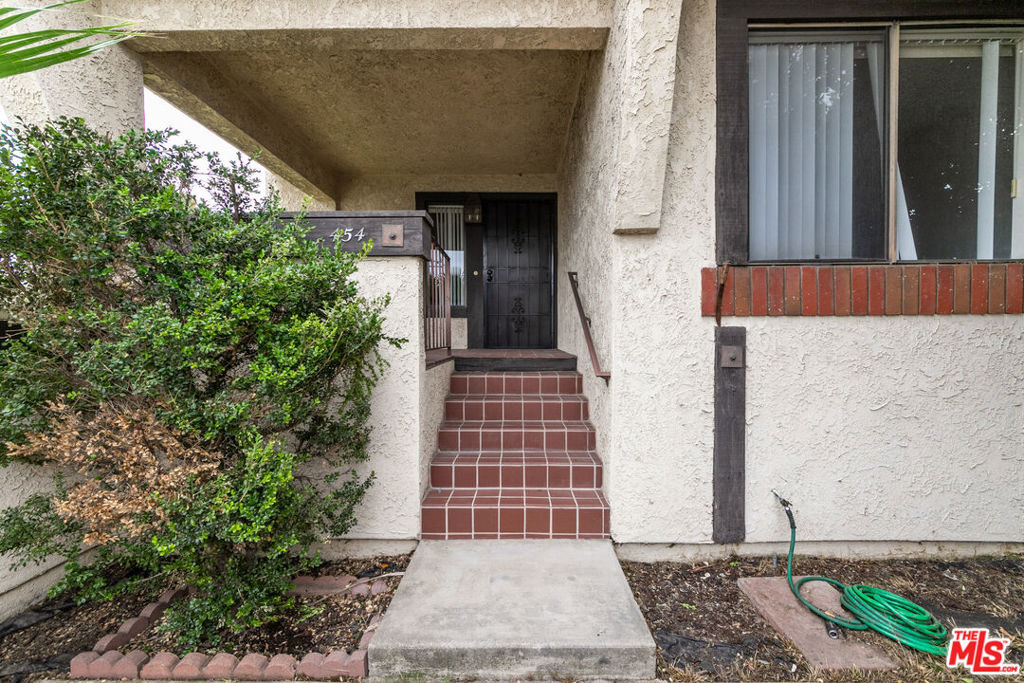454 W Front Street