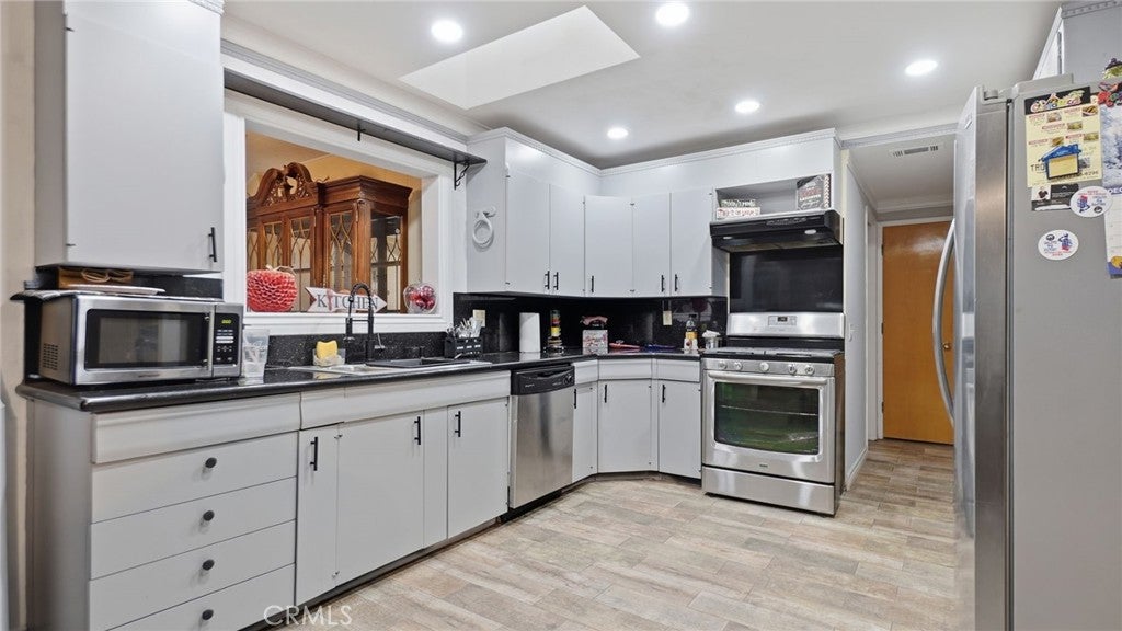 1180 Amberwood Drive