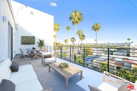 Photo of 14811 Erwin Street, Van Nuys, CA 91411 (MLS # 26642317)