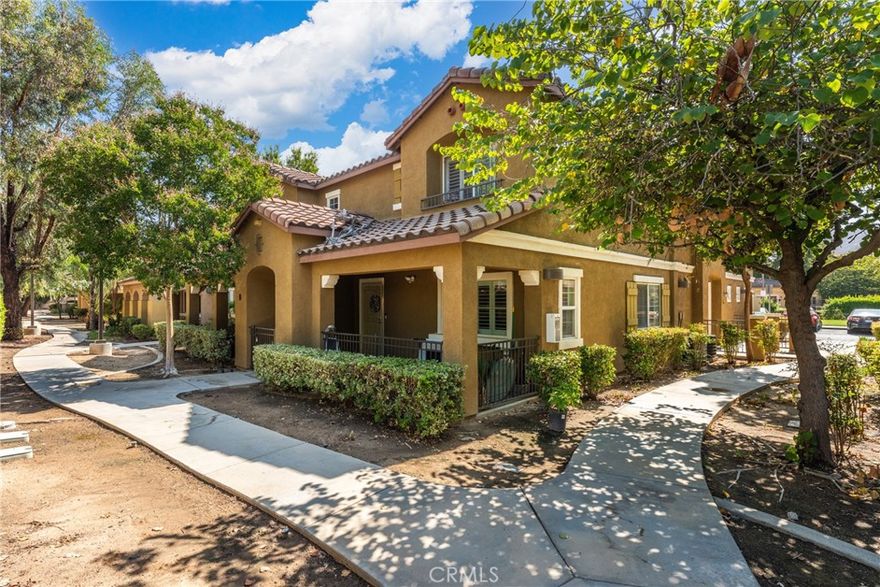 Welcome to this charming 2-bedroom condo located in a gated community. Upon entering, you’ll be welcomed into the living room, which flows into the dining area, featuring a convenient breakfast bar—ideal for entertaining. The kitchen has been completely remodeled and overlooks the living and dining spaces, allowing for easy interaction while cooking. You'll find a powder room on the main floor, along with indoor laundry for added convenience. The attached one-car garage provides extra storage and parking. Upstairs, the master bedroom boasts an ensuite bath and a generous walk-in closet, while the second bedroom offers privacy and comfort for guests or family. Located close to schools, parks, and shopping, this home offers both convenience and community. Don’t miss your chance to make this lovely condo yours—schedule your showing today!
